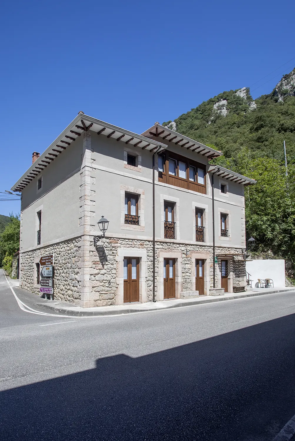 Hotel Las Dos Penas en Niserias Penamellera Asturias